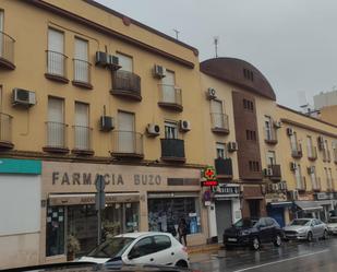 Vista exterior de Pis en venda en Dos Hermanas amb Aire condicionat, Terrassa i Balcó