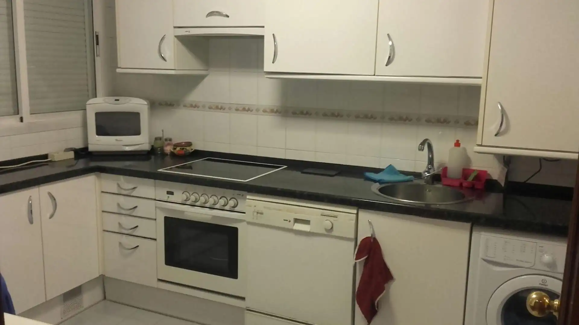 Cocina de Piso para compartir en San Sebastián de los Reyes con Calefacción, Parquet y Amueblado