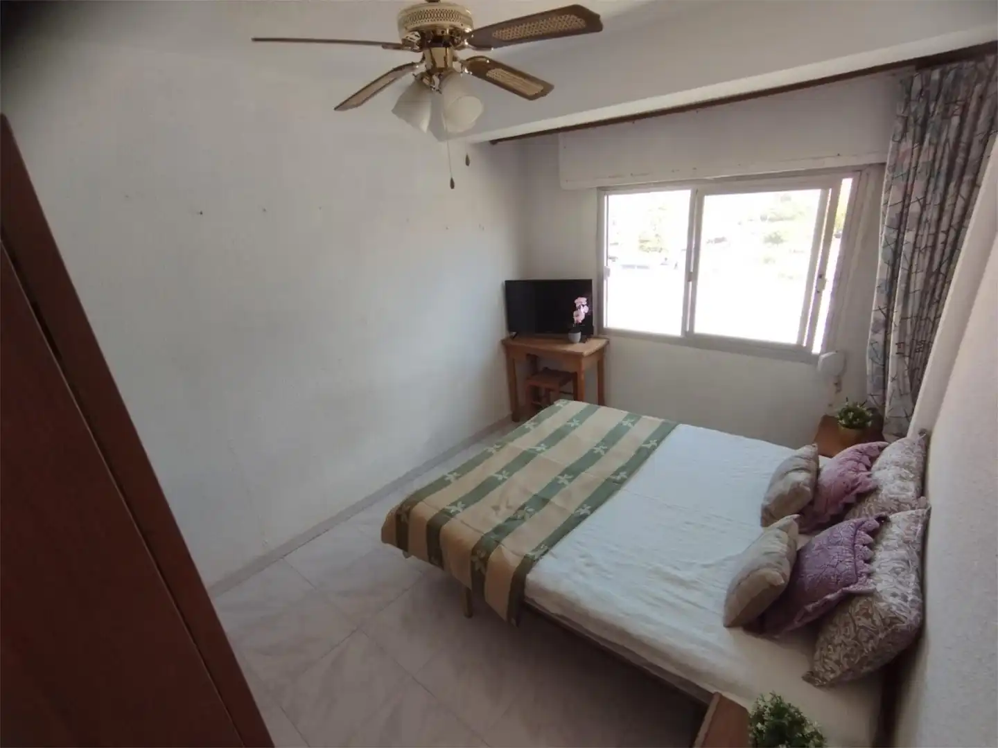 Schlafzimmer von Wohnung zur untervermieten in Alicante / Alacant mit Möbliert, Ofen und Waschmaschine
