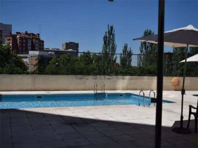 Piso en Alquiler en Paseo de Juan XXIII, 48 en Ciudad Universitaria