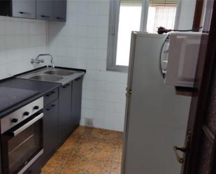 Kitchen of Flat to share in  Jaén Capital  with Air Conditioner