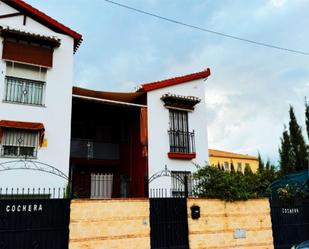 Vista exterior de Casa o xalet de lloguer en La Zubia amb Aire condicionat, Calefacció i Terrassa