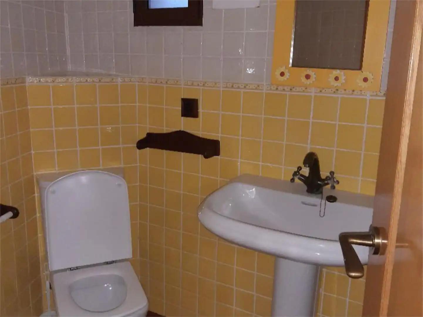 Bathroom of Flat for sale in Guadalupe  with Air Conditioner and Terrace