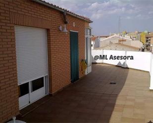 Vista exterior de Àtic en venda en  Albacete Capital amb Aire condicionat, Terrassa i Balcó