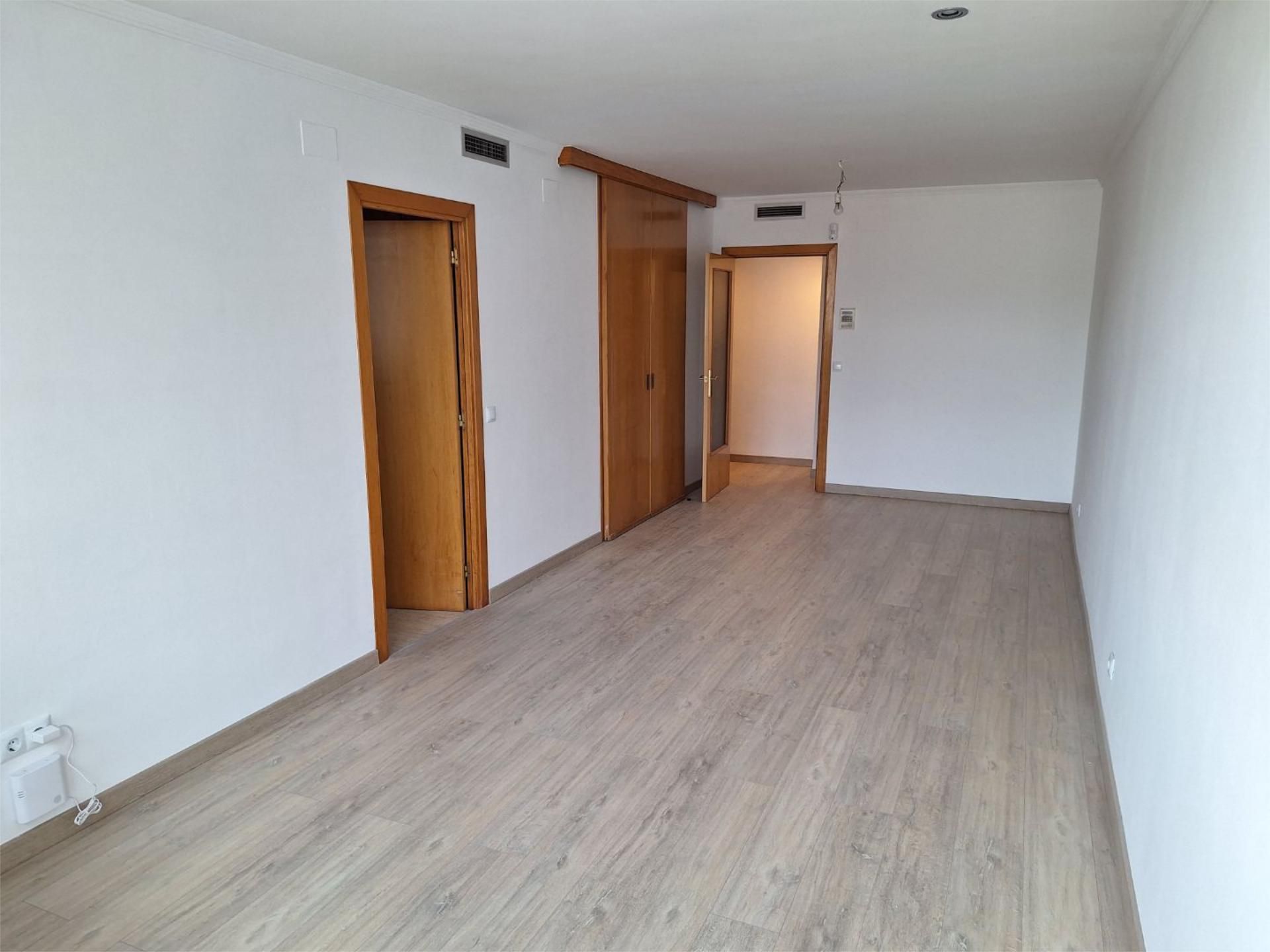 Flat for sale in Manresa  with Air Conditioner, Terrace and Balcony