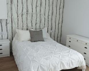 Bedroom of Flat to share in Mataró  with Parquet flooring, Furnished and Community parking