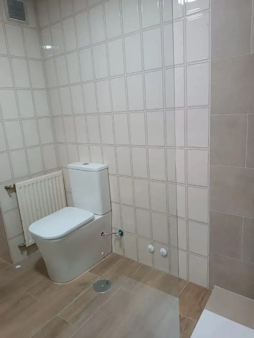 Habitación en Calle Virgen del Amparo, 40, Plan Sur - Amistad Baño de Piso para compartir en Guadalajara con Calefacción, Amueblado y Horno
