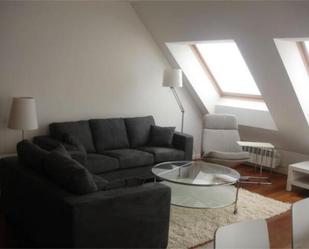 Sala d'estar de Apartament de lloguer en Vigo  amb Terrassa