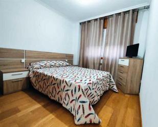 Bedroom of Flat to rent in Pontevedra Capital 