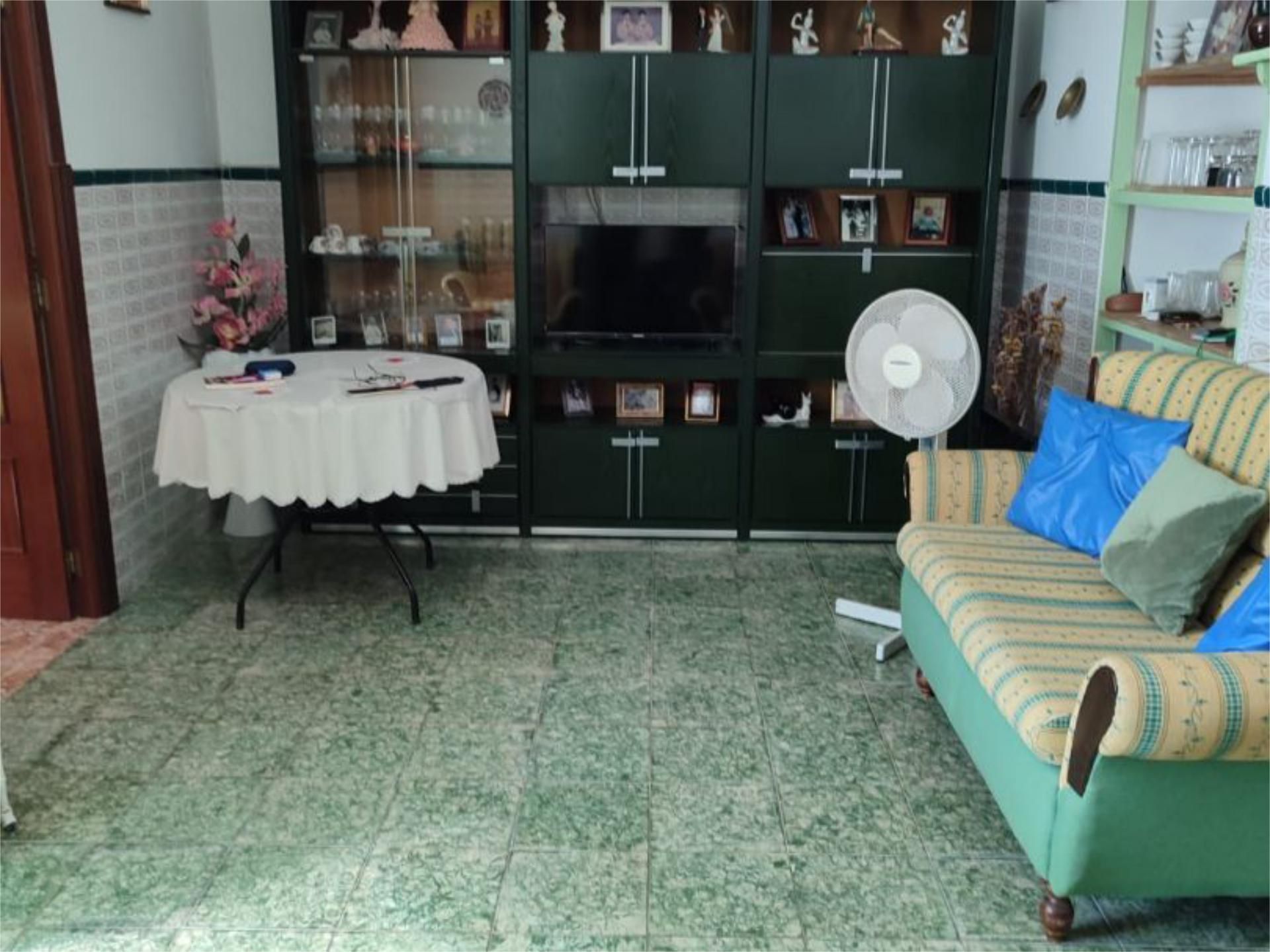 Sala de estar de Casa adosada en venta en Valle de la Serena con Jardín privado, Amueblado y Balcón