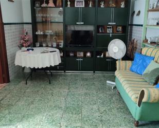 Living room of Single-family semi-detached for sale in Valle de la Serena  with Private garden, Furnished and Balcony