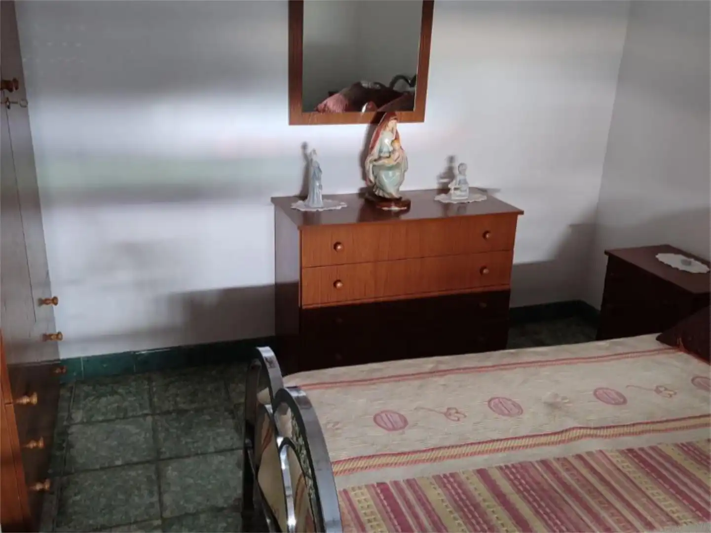 Casa adosada en venta en Calle Malavé, 116, Valle de la Serena Habitación de Casa adosada en venta en Valle de la Serena con Jardín privado, Amueblado y Balcón
