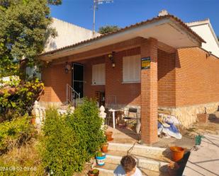 Exterior view of House or chalet for sale in Fuentenovilla  with Terrace