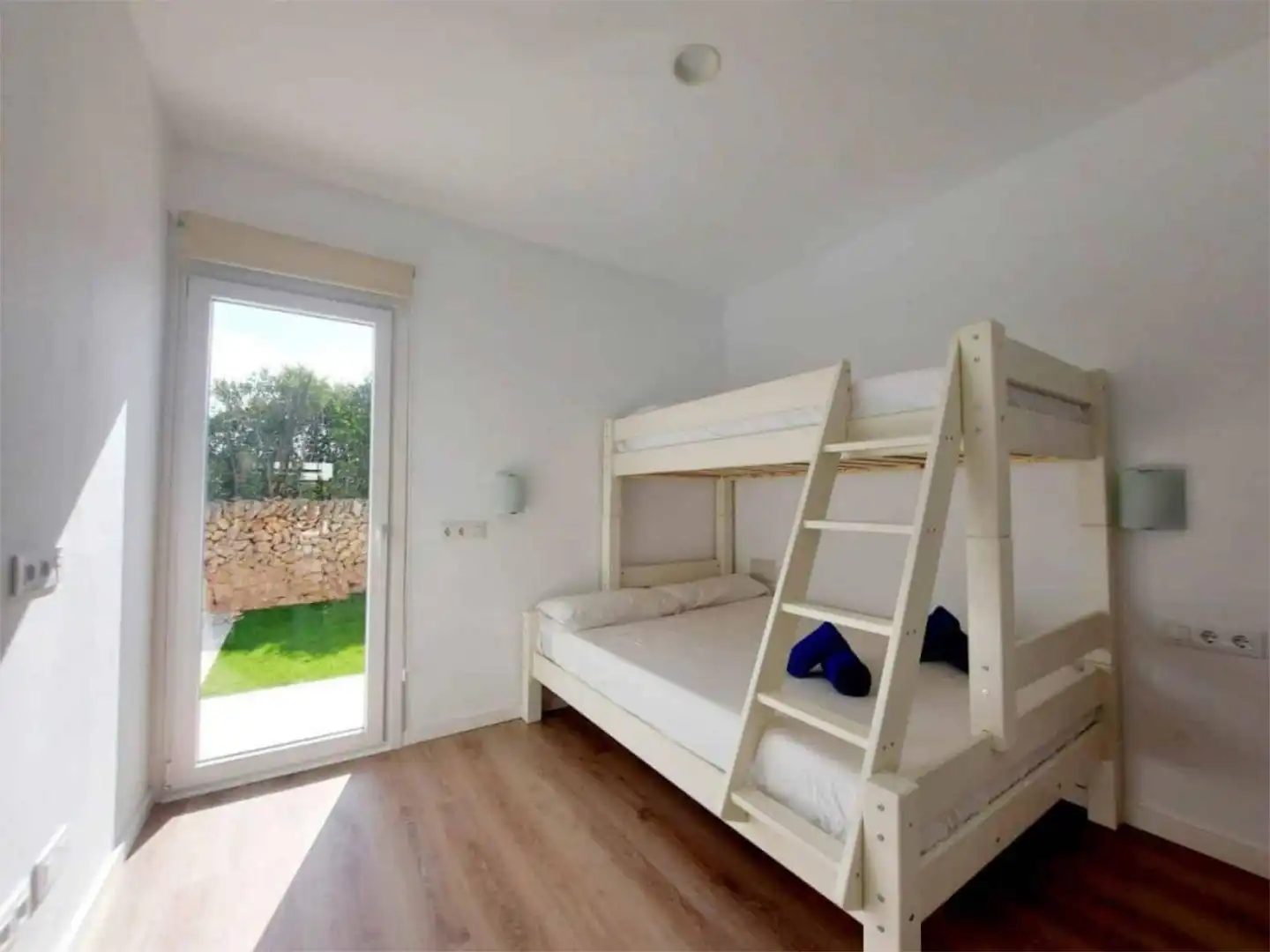 Dormitori de Casa o xalet en venda en Ciutadella de Menorca amb Aire condicionat, Terrassa i Piscina