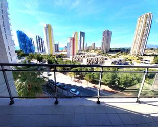 Vista exterior de Apartament en venda en Benidorm amb Aire condicionat, Terrassa i Piscina