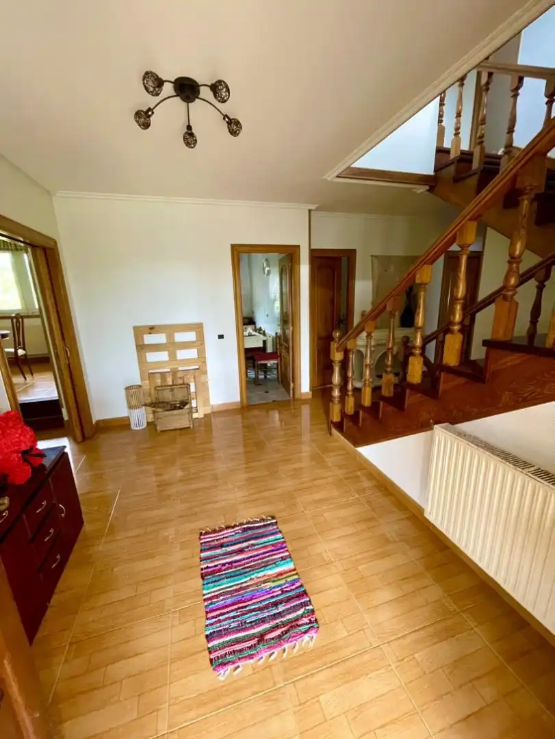 Casa o chalet en venta en Lugar Paredes, 2, Mesía Casa o chalet en venta en Mesía con Calefacción, Jardín privado y Parquet