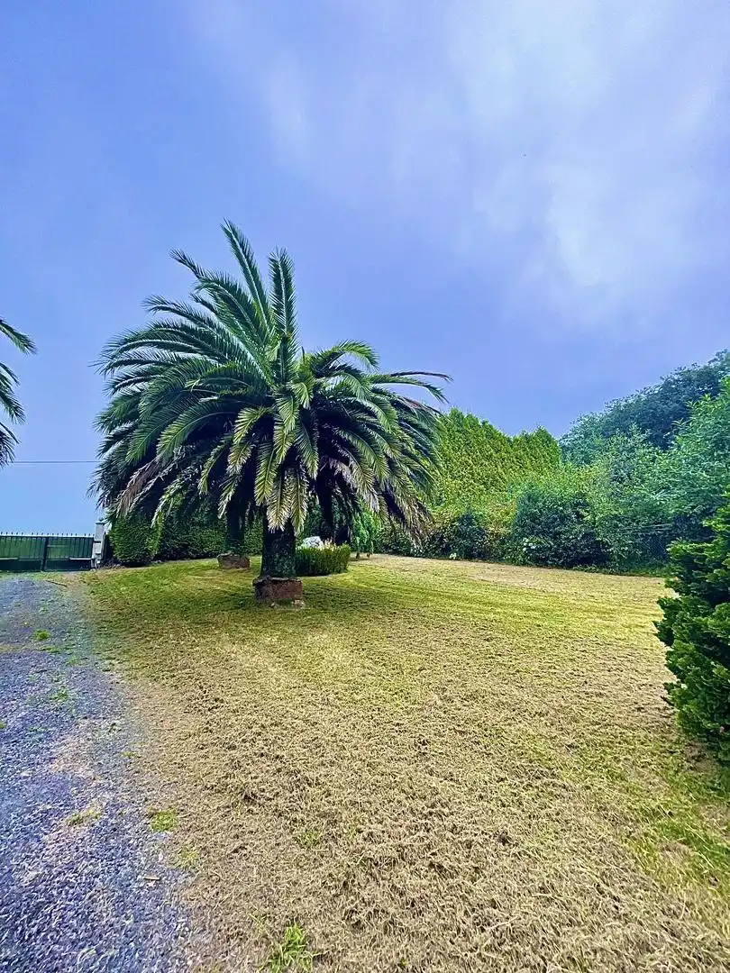 Casa o chalet en venta en Lugar Paredes, 2, Mesía Casa o chalet en venta en Mesía con Calefacción, Jardín privado y Parquet