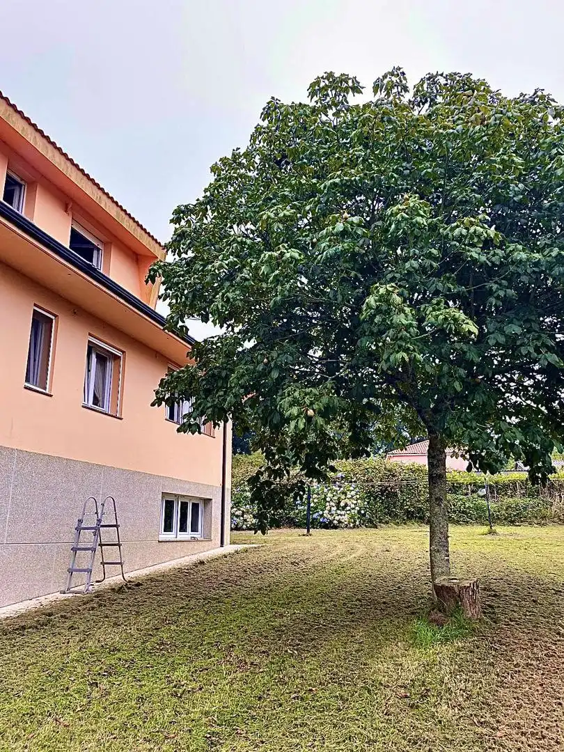 Casa o chalet en venta en Lugar Paredes, 2, Mesía Vista exterior de Casa o chalet en venta en Mesía con Calefacción, Jardín privado y Parquet