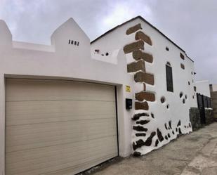 Vista exterior de Casa o xalet en venda en San Miguel de Abona amb Jardí privat, Parquet i Terrassa