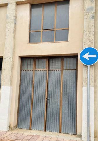 Local comercial en Venta en Calle Almenara, s/n en Lourdes