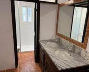 Bathroom of Single-family semi-detached to rent in Chiclana de la Frontera  with Terrace and Swimming Pool