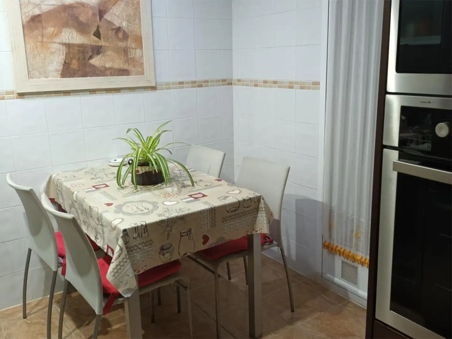 Flat for sale in Carrer de Laura de Cervellón, 22, Centro Dining room of Flat for sale in Oropesa del Mar / Orpesa with Air Conditioner, Heating and Storage room