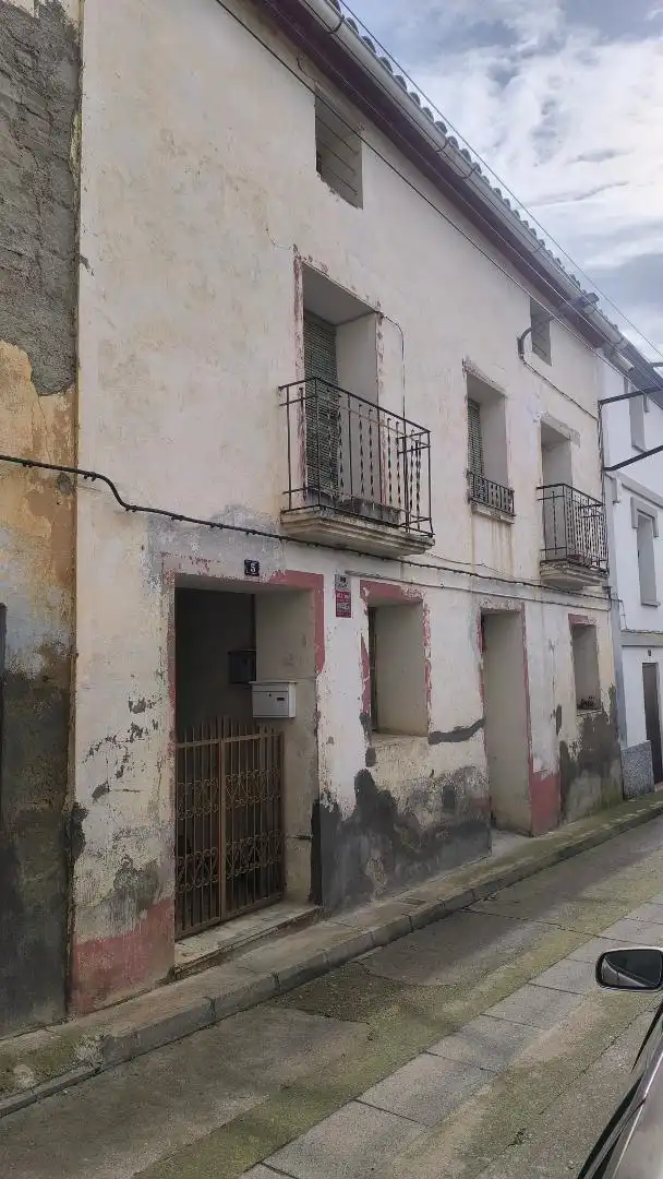 Außenansicht von Einfamilien-Reihenhaus zum Verkauf in Pueyo de Santa Cruz