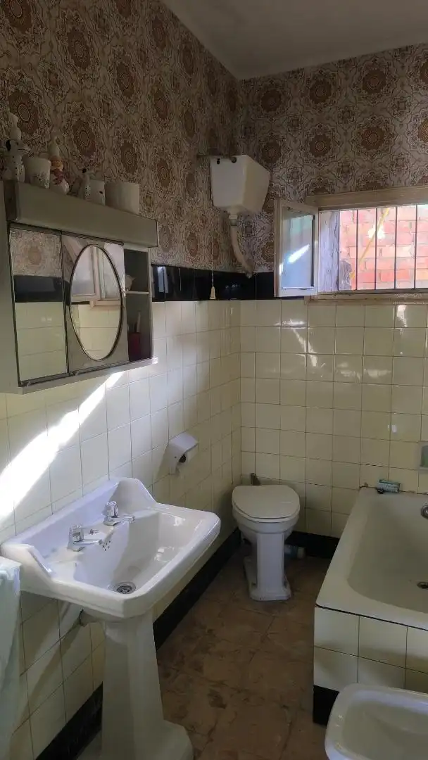 Badezimmer von Einfamilien-Reihenhaus zum Verkauf in Pueyo de Santa Cruz