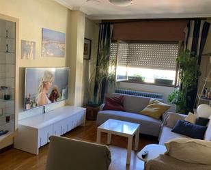 Sala d'estar de Apartament en venda en  Logroño amb Balcó