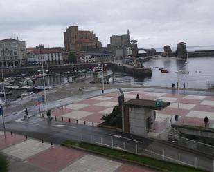 Außenansicht von Wohnungen miete in Castro-Urdiales mit Klimaanlage, Heizung und Parkett