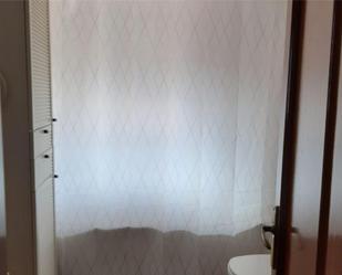 Bathroom of Flat to rent in Oviedo 