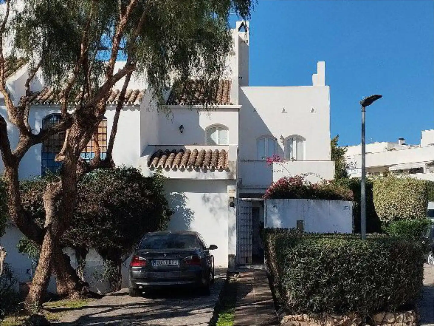 Casa adosada en venda a Calle Río Volga, 3, Rodeo Alto - Guadaiza - La Campana Vista exterior de Casa adosada en venda en Marbella amb Aire condicionat, Terrassa i Piscina