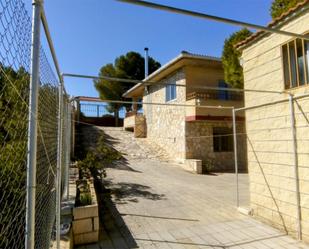 Vista exterior de Casa o xalet en venda en La Muela amb Aire condicionat