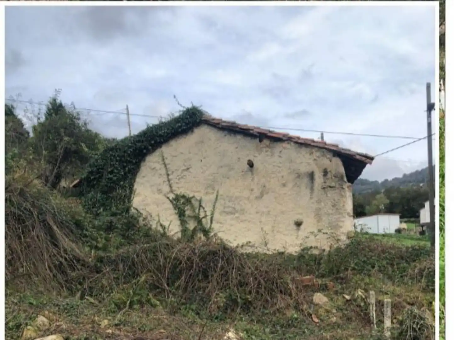 Außenansicht von Country house zum Verkauf in Langreo