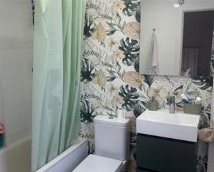 Bathroom of Flat to rent in Bargas  with Air Conditioner