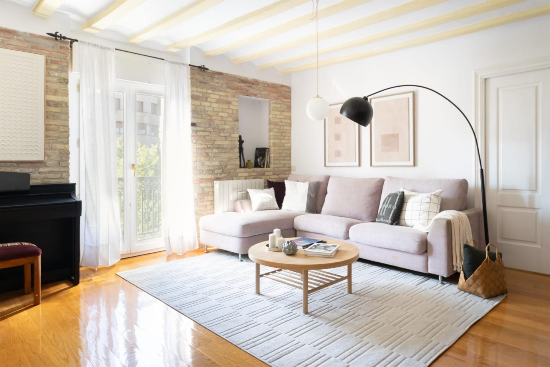 Living room of Flat for sale in  Pamplona / Iruña  with Terrace and Balcony