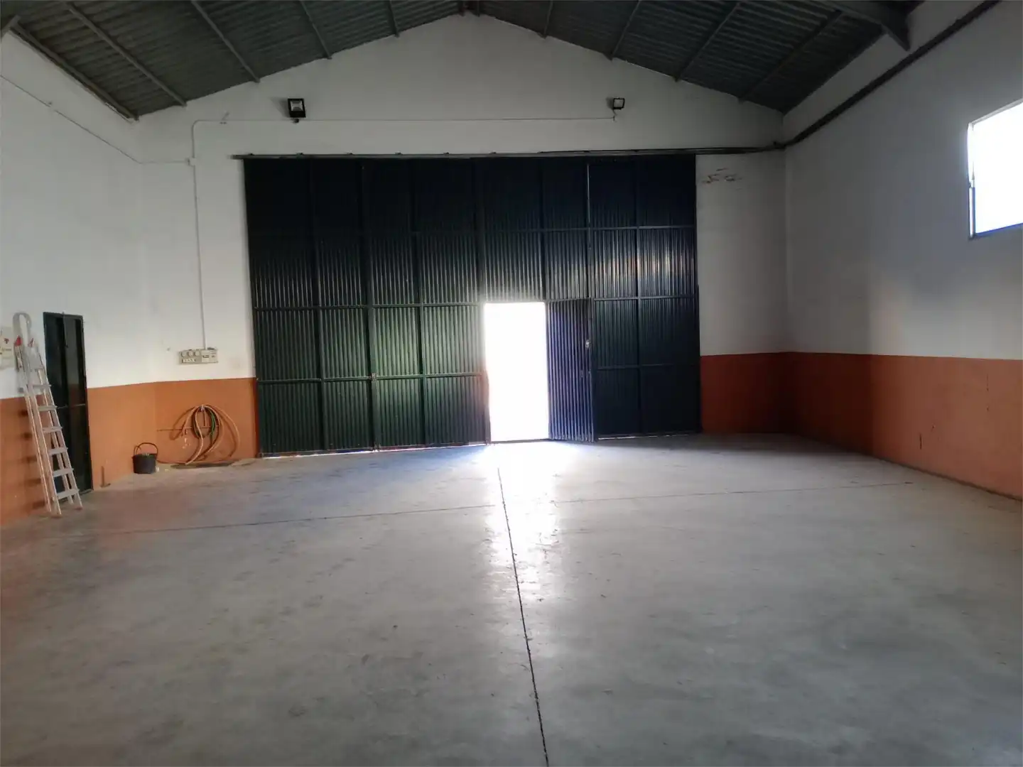 Nau industrial en venda a Avenida la Constitución, 36, Fuentes de Andalucía