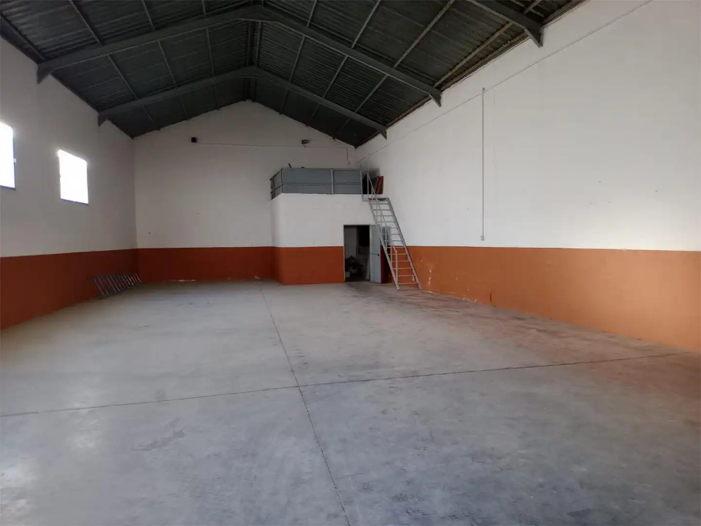 Nau industrial en venda a Avenida la Constitución, 36, Fuentes de Andalucía