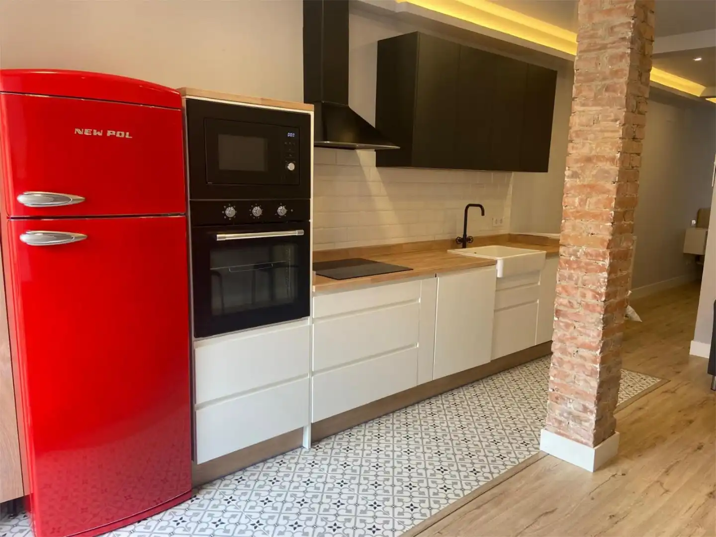 Cuina de Pis en venda en Burgos amb Calefacció, Parquet i Moblat