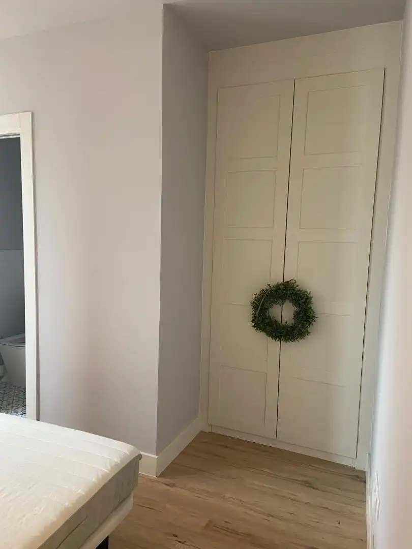 Dormitori de Pis en venda en Burgos amb Calefacció, Parquet i Moblat