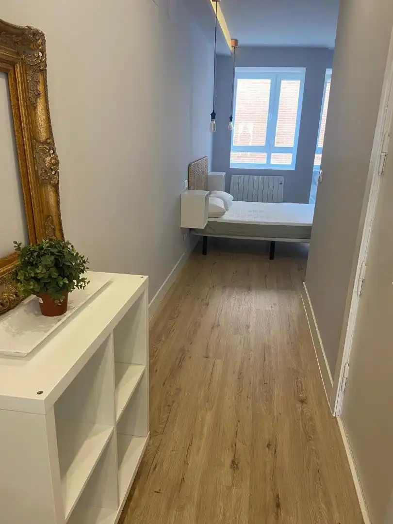 Dormitori de Pis en venda en Burgos amb Calefacció, Parquet i Moblat