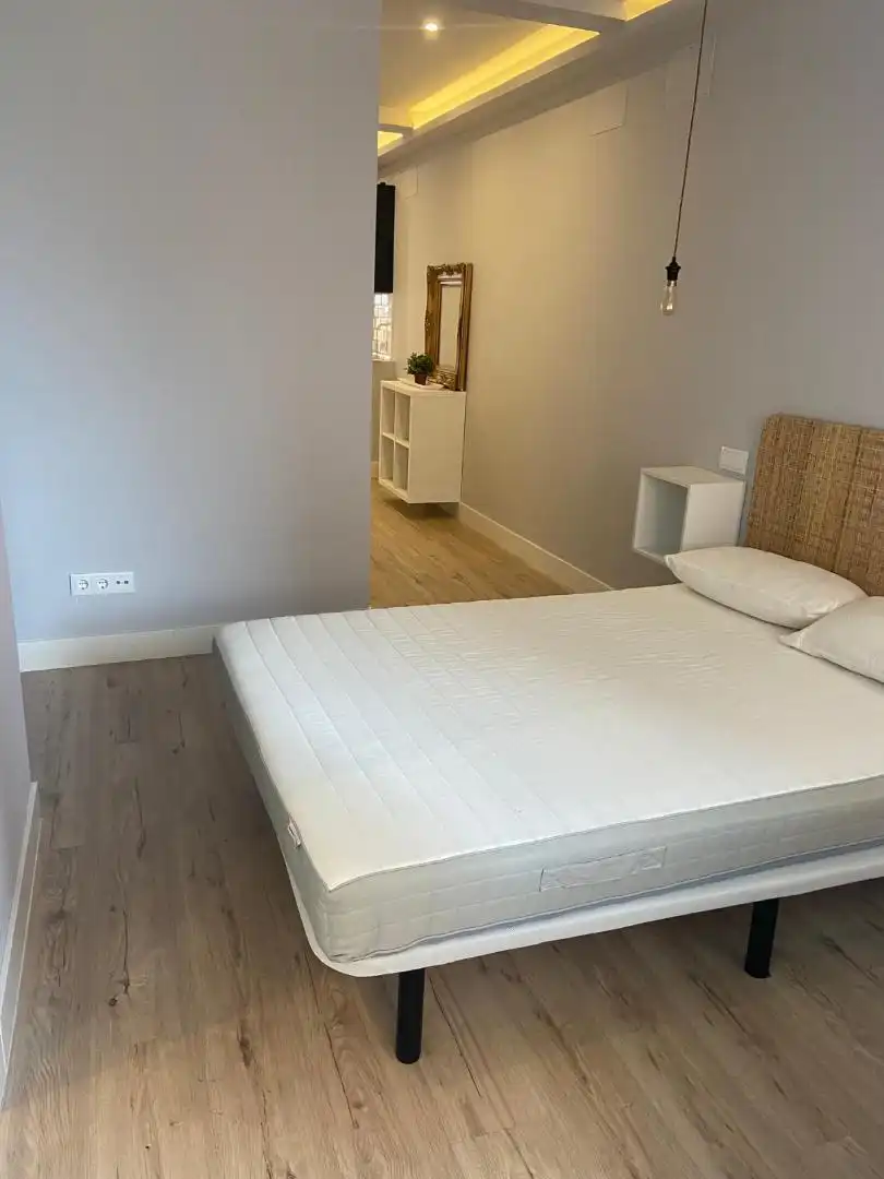 Dormitori de Pis en venda en Burgos amb Calefacció, Parquet i Moblat