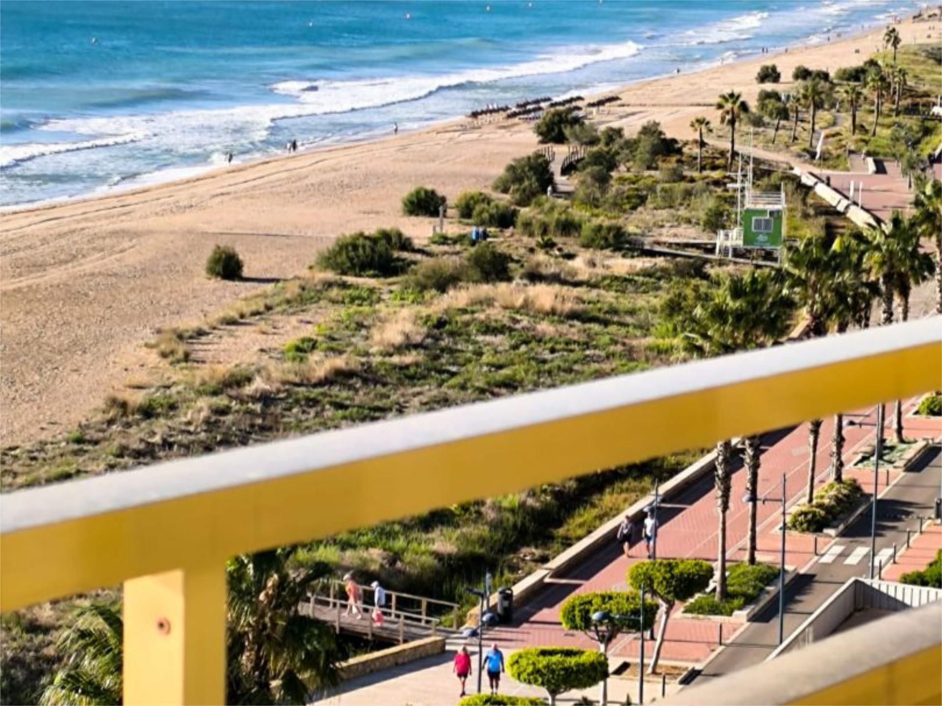 Exterior view of Flat to rent in Peñíscola / Peníscola  with Air Conditioner, Heating and Private garden