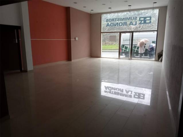 Local comercial en Venta en Ronda da Muralla, 161 en Recatelo - O Carme