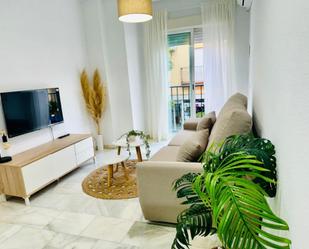 Sala d'estar de Apartament de lloguer en Mijas amb Aire condicionat i Balcó