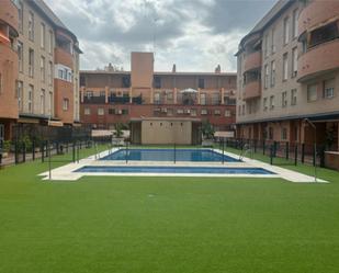 Swimming pool of Flat to rent in  Sevilla Capital  with Air Conditioner, Swimming Pool and Balcony