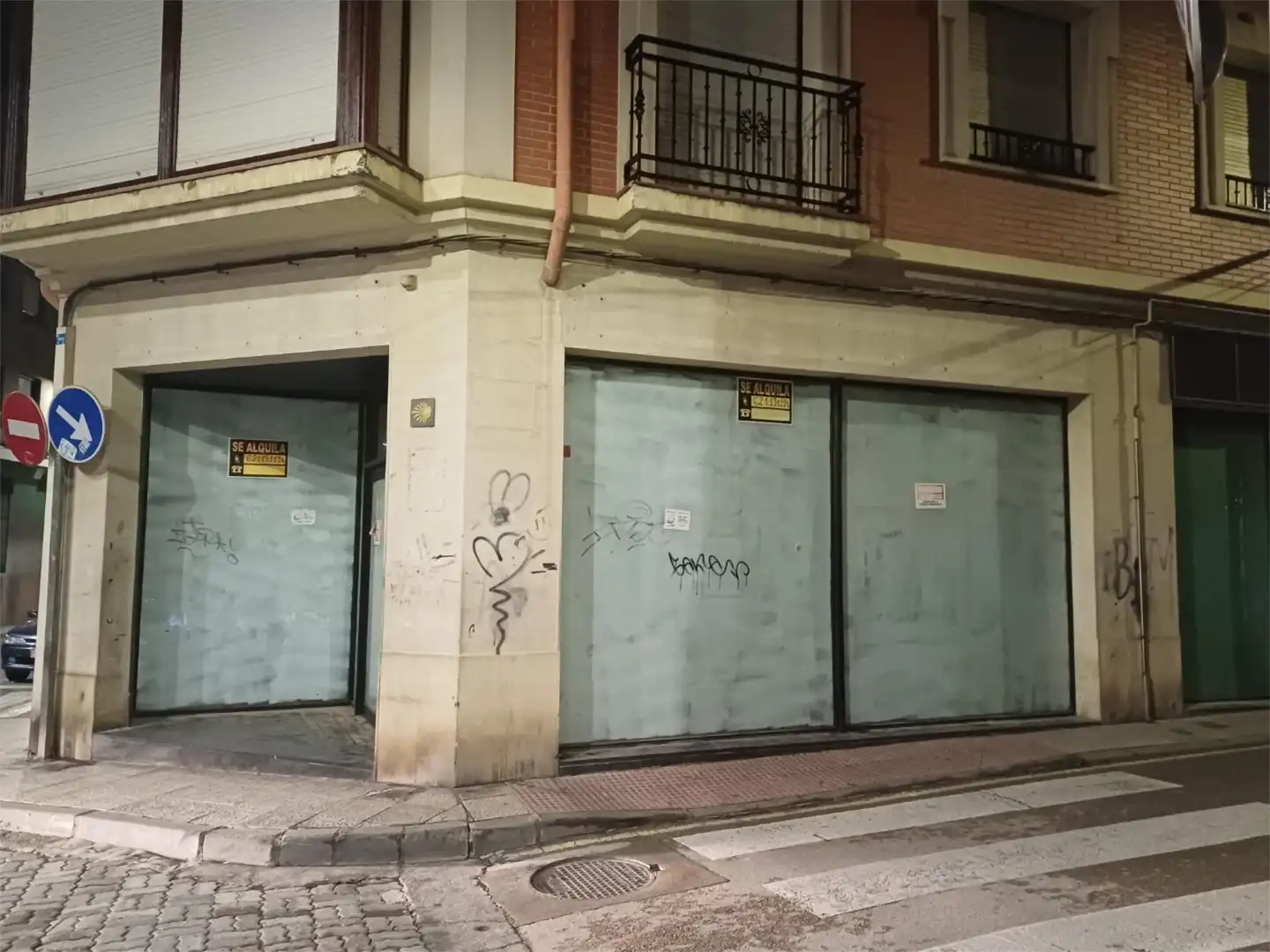 Commercial properties for rent in Alfaro  with Air Conditioner