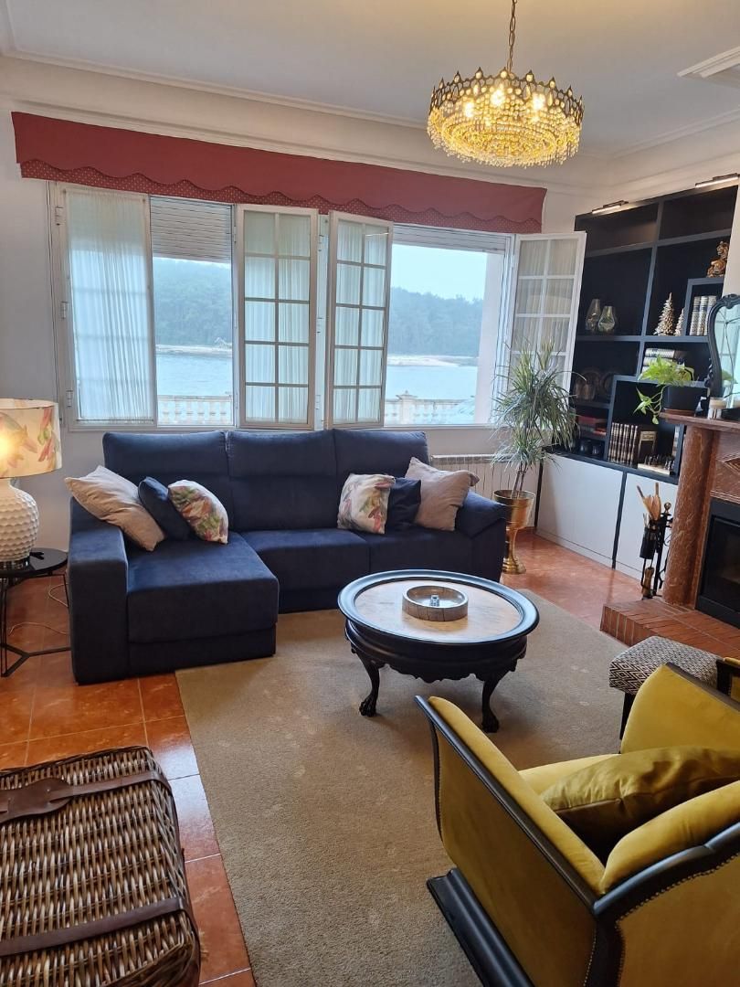 Living room of House or chalet for sale in Vilagarcía de Arousa  with Terrace, Swimming Pool and Balcony