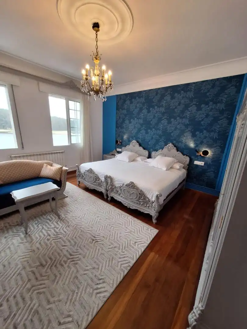 Houses for sale in Po-548, 15, O Carril Bedroom of Houses for sale in Vilagarcía de Arousa with Terrace, Swimming Pool and Balcony