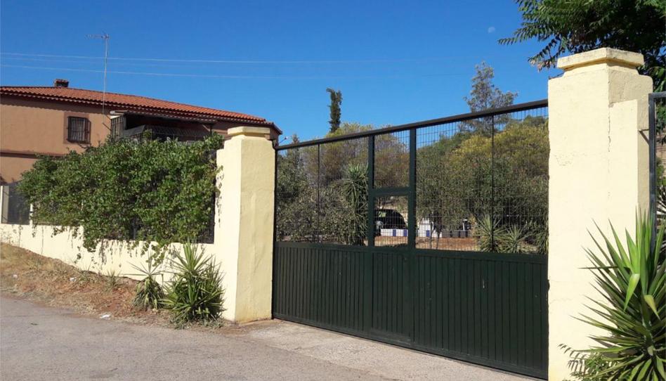 Foto 1 de Terreno en venta en Avenida de la Constitución, 5, La Cañada, Cáceres